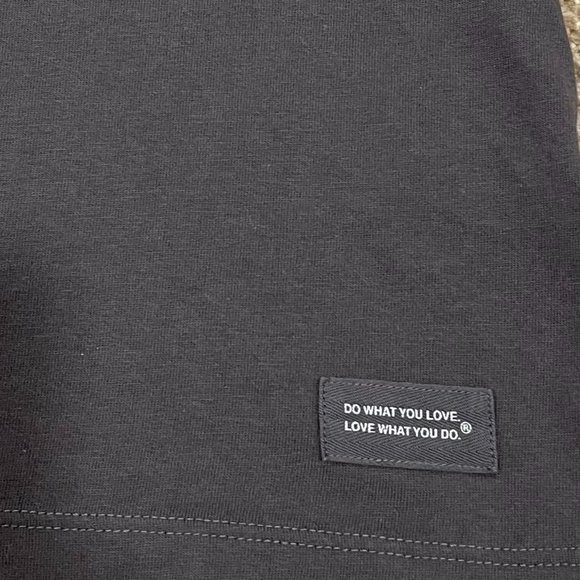 Life is Good Women's Gray Pine Tree V-Neck Long Sleeved Crusher Tee, Size M - Picture 3 of 5